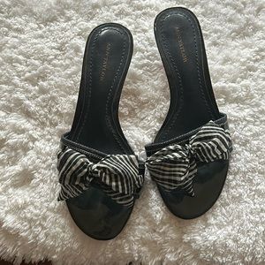 Ann Taylor Black/White Ribbon Kitten Heel-7.5 M